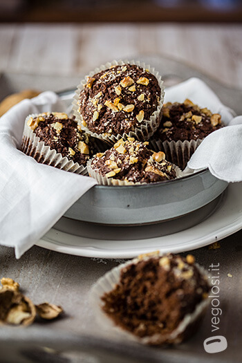Muffin vegani con eritritolo, cacao, cocco e noci