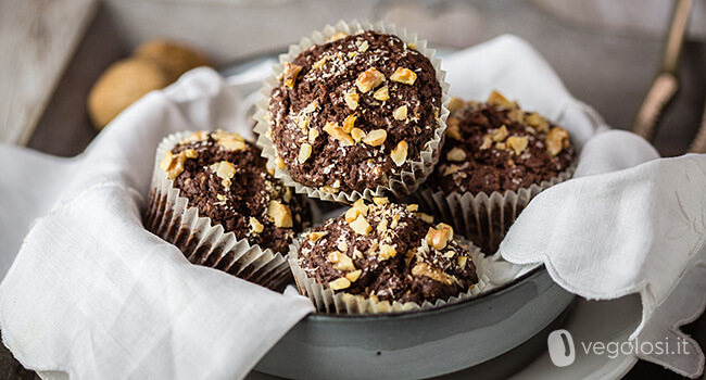 Muffin vegani con eritritolo, cacao, cocco e noci