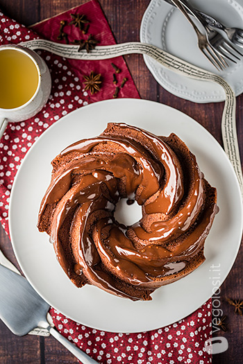 Torta vegana al cioccolato e vin brulé