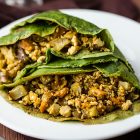 Crepes vegane di spinaci ripiene di zucca e topinambur