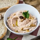 hummus noci uvetta