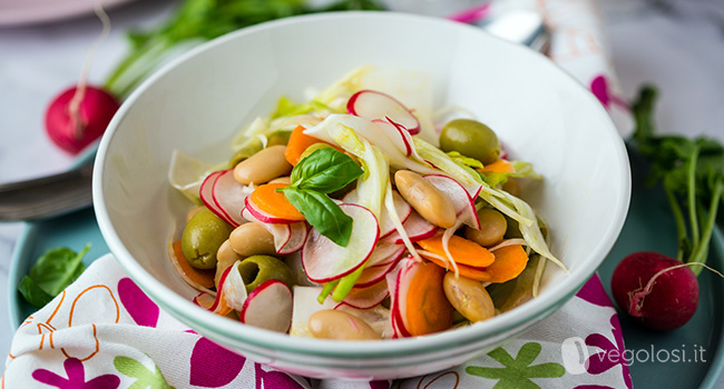 Insalata di ravanelli con fagioli bianchi di Spagna