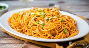 linguine con sugo al burro di arachidi in 5 minuti