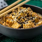 Tofu con crema piccante alla tahina