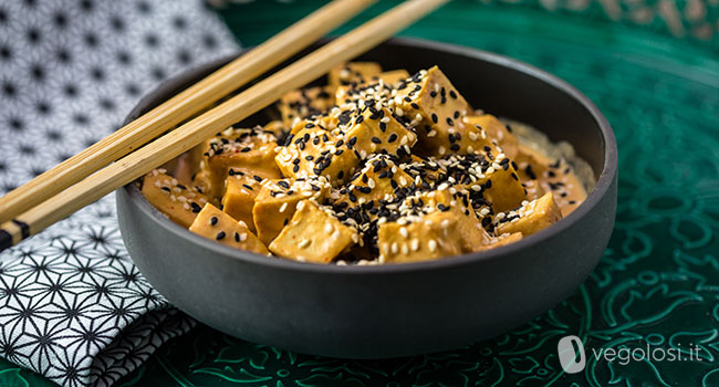 Tofu con crema piccante alla tahina