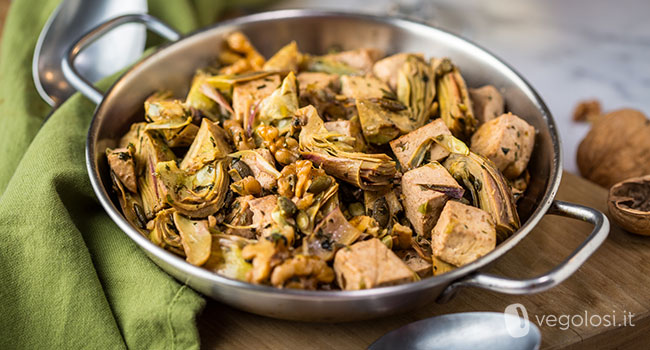 Spadellata di carciofi e tofu con capperi e pinoli