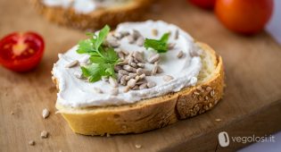 Formaggio vegano spalmabile 3 ingredienti ai semi di girasole