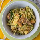 Insalata di cetrioli e patate alle arachidi