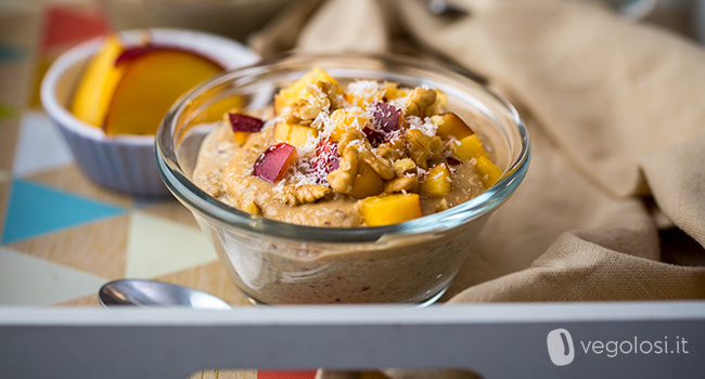 Porridge con crema di pesche e zenzero