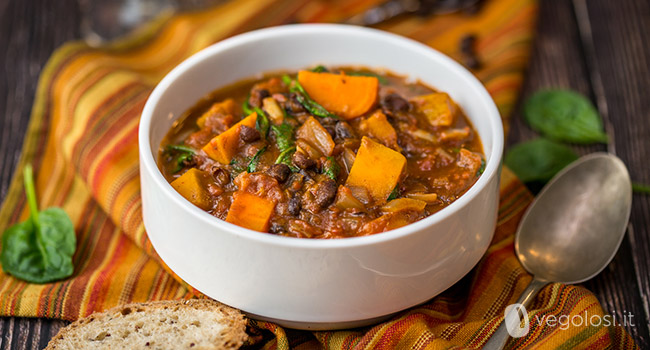 Stufato di zucca, batate e fagioli al caffè