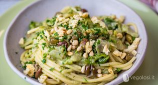 Spaghetti alla puttanesca bianca vegana